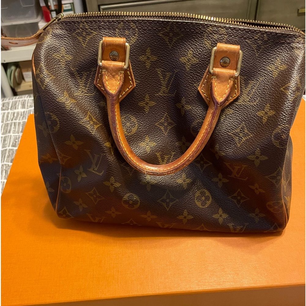 Louis Vuitton speedy bag